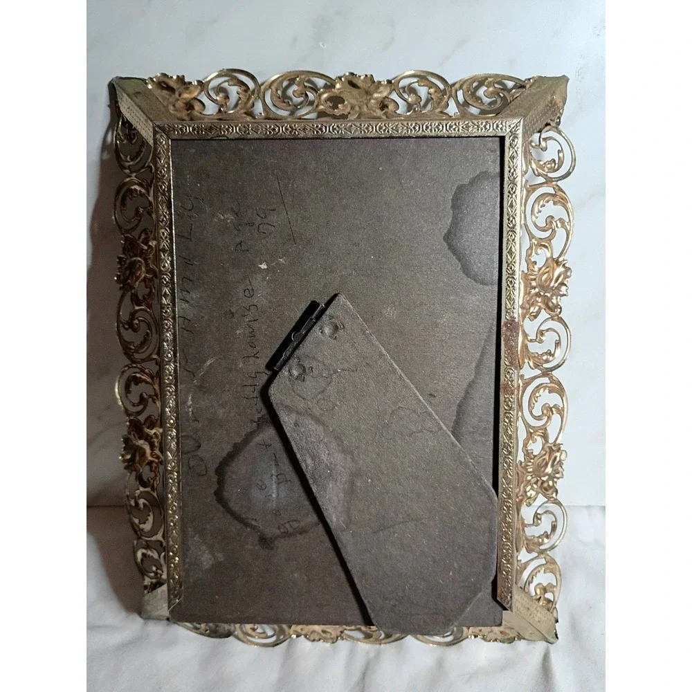 Vintage Ornate Gold toned Metal Picture Frame 5x7 Hollywood Regency Floral